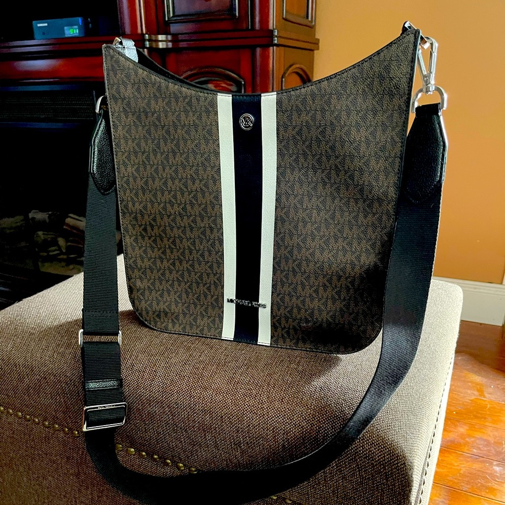 Michael Kors Briley LG Crossbody Brown